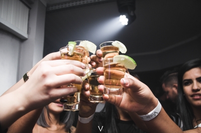 O microbioma intestinal pode regular o consumo abusivo de álcool por jovens?