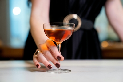 A complexa relação entre estilo de vida, fatores socioeconômicos e consumo de álcool